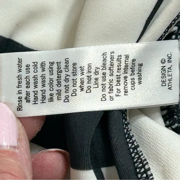 Athleta Black and White Plaid One Piece Underwire Swimsuit 34 B/C Tall - Picture 9 of 10